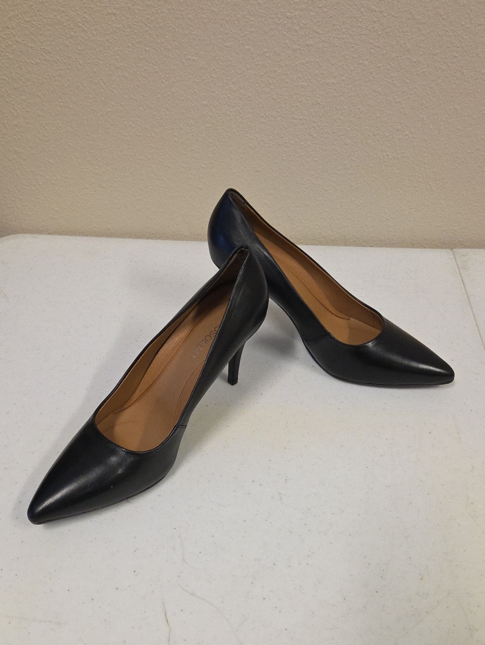 Aerosoles Classic Black Pointed-Toe Women's Leather Pumps Size 10.5 NEW